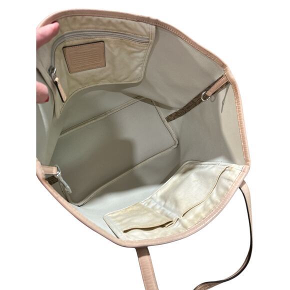 Coach Signature Canvas Medium City Tote Bag - Picture 6 of 7